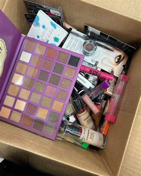 Cosmetic pallets – Pallets Liquidation Center