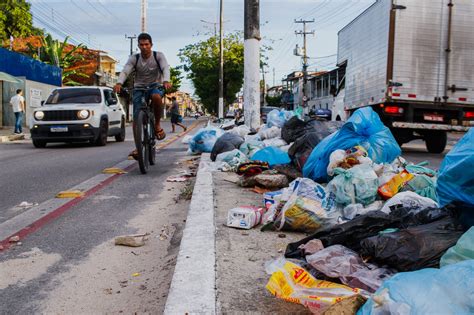 Moradores De Caucaia Reclamam De Excesso De Lixo Nas Ruas