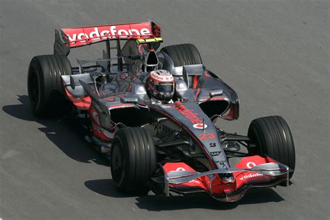 F1 Montreal Qualifying Lewis Hamilton (2008) - picture 2 of 4 - 3780x2520