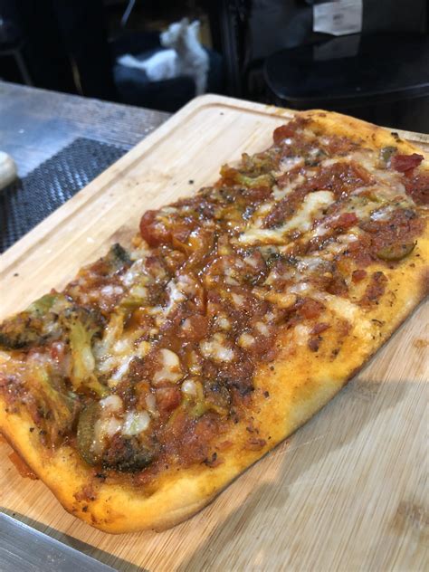 Been waiting to have pizza all week!!! : r/VeganFoodPorn