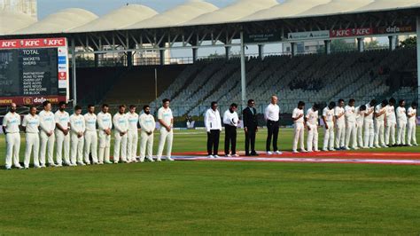 Pakistan Wins Toss Elects To Bat Against New Zealand