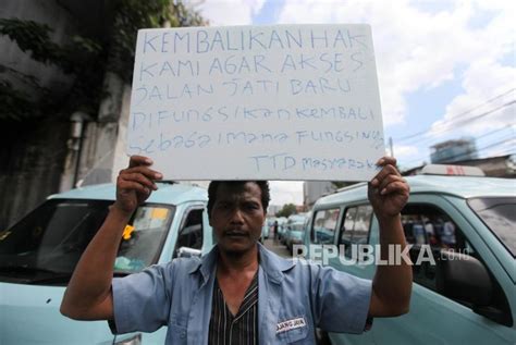 Tak Dapat Izin Sopir Angkot Tanah Abang Batal Demo Hari Ini