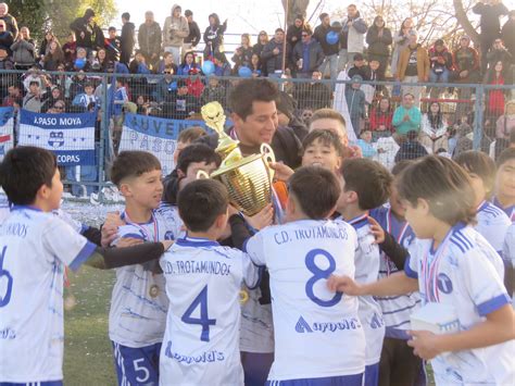 LOS TROTAMUNDOS DEL ÉXITO: ¡CAMPEONES! DE ANDABA – Vitrina Deportiva