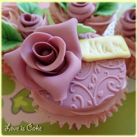 Pink Rose Cupcakes Decorated Cake By Helen Geraghty Cakesdecor