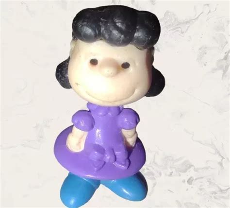 Lucy Van Pelt Colección Peanuts Snoopy Huevo Kinder 90 en venta en