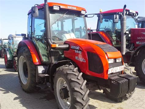 Zetor Proxima 8441 Tractor Photos Information