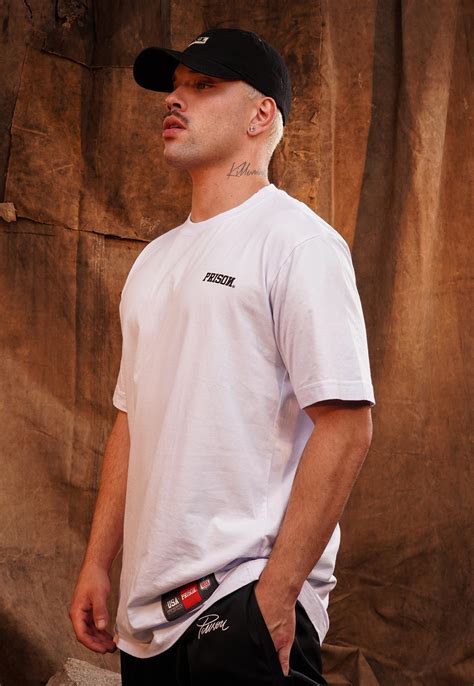 Camiseta Streetwear Prison Club White Estilo E Conforto Premium