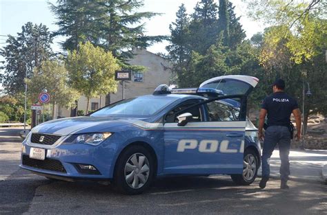 Agguato A Tor Bella Monaca Tenta Di Uccidere Ragazzi Anni Di