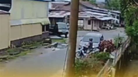 Terekam Cctv Aksi Pencurian Dengan Modus Pecah Kaca Mobil Terjadi Di