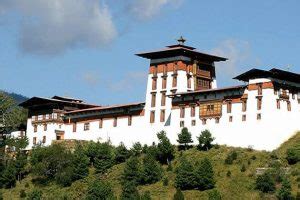 Jakar Dzong - History of Jakar Dozng & Jakar Festival | Go Bhutan Tours