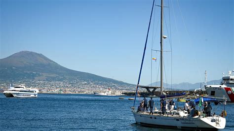 Napoli Regata Dei Tre Golfi I Ragazzi Di Jonathan Sfidano In Vela I