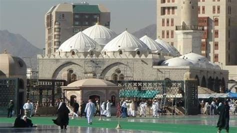 Menjadi Tetamu Allah Umrah Masjid Al Ghamamah Masjid Awan