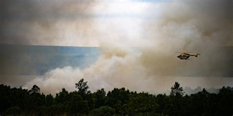 Incendies En Bretagne Le Feu Dans Les Monts Darrée Ralentit Sa