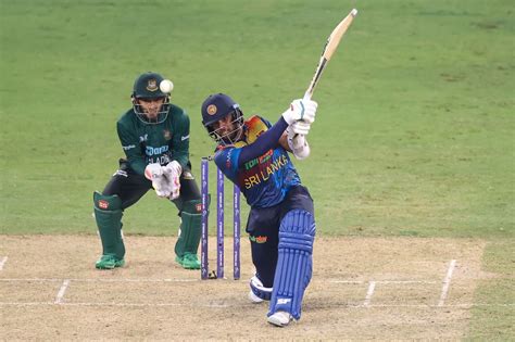 Kusal Mendis goes aerial | ESPNcricinfo.com