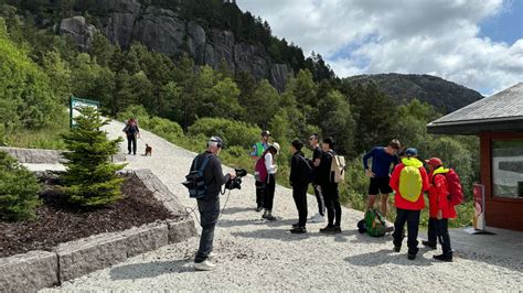 Une Personne A Gliss Preikestolen Est D C D E Nrk Rogaland