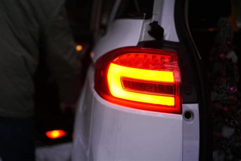 closeup  car tail light   white car  stock photo  vecteezy