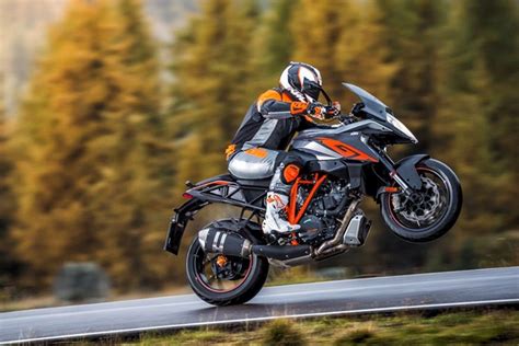 KTM 1290 Super Duke GT Moto1Pro