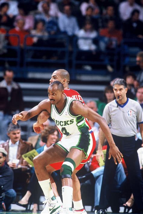 Sidney Moncrief's Hall of Fame Career In Photos Photo Gallery | NBA.com