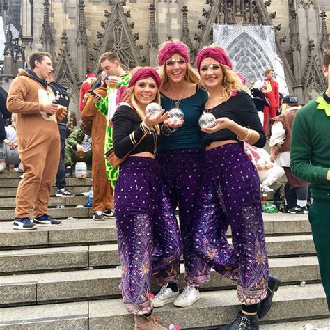 11 11 köln karneval wahrsagerin cologne girlstrip einefehlt