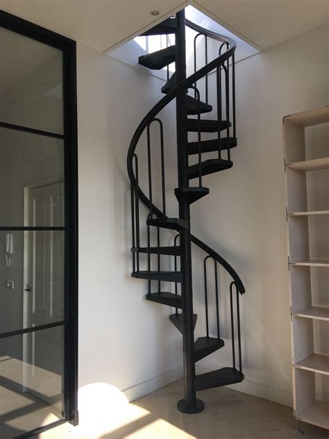 cara membuat tangga putar beton 3