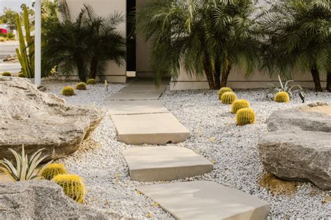 Stepping Stone Ideas To Transform Your Garden