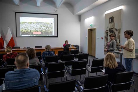 Artefakty Historyczne W Edukacji Szkolnej Seminarium Dla