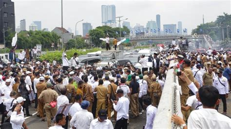 Buru Perusak Pagar Demo DPR Saat Demo APDESI Irjen Karyoto Kami Punya