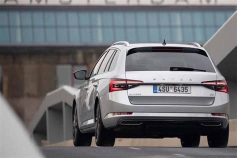 Fiche Technique Skoda Superb Combi Iv Tsi Phev