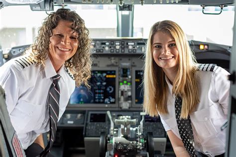 Southwests First Mother Daughter Pilot Duo Takes Flight Makes History