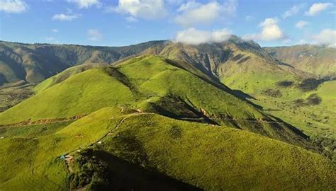 Bukit Holbung Jelajahi Keindahan Alam Pulau Sumatera