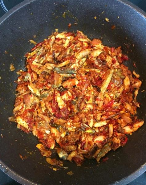 Cara Masak Nasi Goreng Ikan Cili Tumbuk Paling Sedap