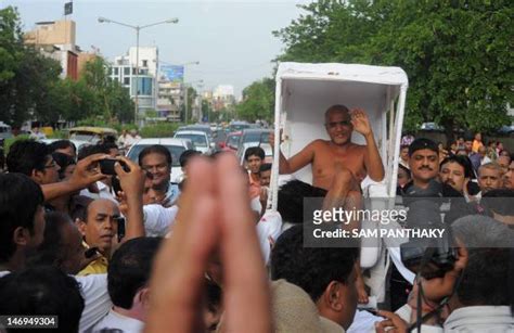 Jain Muni Tarun Sagar Ji Maharaj Photos and Premium High Res Pictures ...