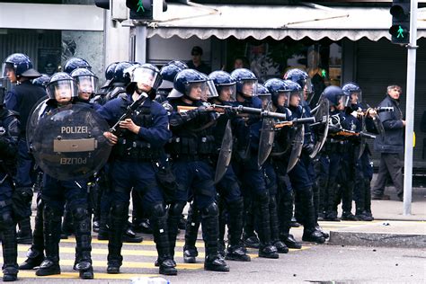 File Zurich Police Riot Control  Wikimedia Commons