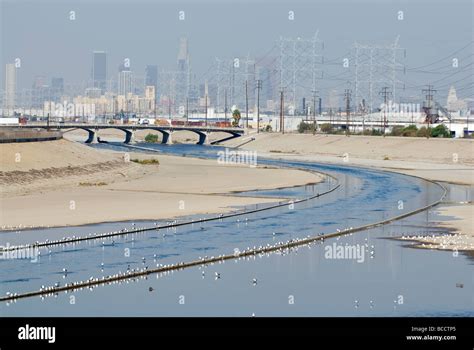 Los Angeles River Channel Hi Res Stock Photography And Images Alamy