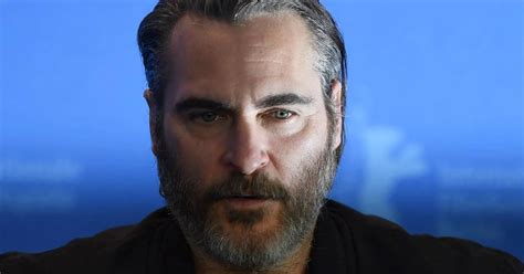 Joaquin Phoenix Luce Completamente Aterrador Con El Maquillaje Del