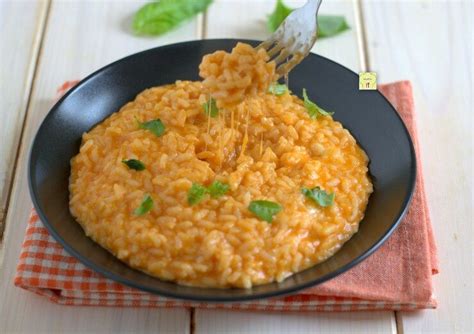 Risotto Alla Pizzaiola Gustoso Primo Piatto Vegetariano Con Pochi