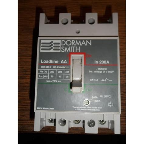 DORMAN SMITH LOADLINE AA 200A TRIPLE POLE MCCB