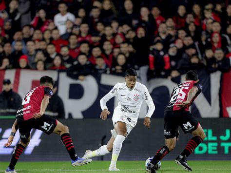 Na Ra A Tim O Segura Newells E Se Garante Nas Quartas Da Sulamericana