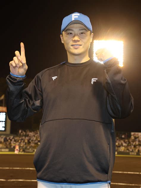 【日本ハム】山崎福也7回途中2失点粘投で移籍後発勝利「寅威さん信じて投げるだけだった」 プロ野球写真ニュース 日刊スポーツ