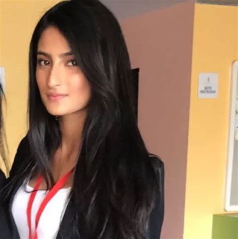 Shweta Tiwari Reveals Her Daughter Palak Tiwari S Reaction On Her On Screen Kiss