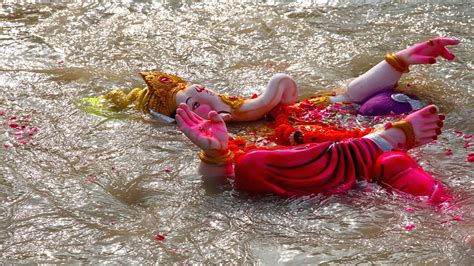 Nalanda Bihar Two Girls Died Due To Drowning In The Pond During Idol