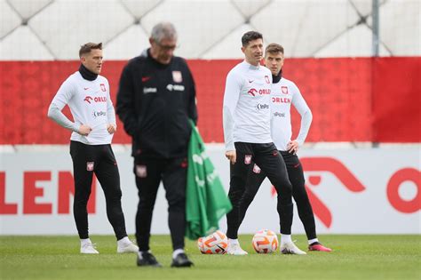 Dobre i złe wieści z treningu reprezentacji Polski Robert Lewandowski