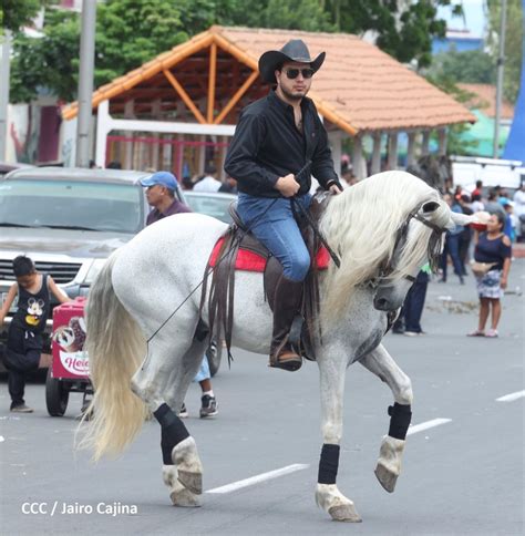 Espectacular Desfile H Pico Recorre Las Principales Calles De Managua