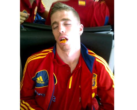 Today On Twitter Iker Muniain Falls Asleep And Gerard Pique Gets