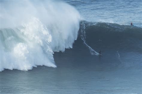 What makes the world’s biggest surfable waves? - Surfing LA