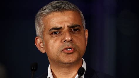 Sadiq Khan Sworn In As New London Mayor Bbc News