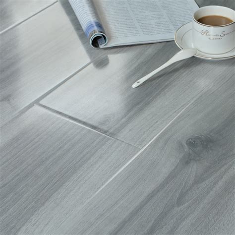 Luxury Vinyl Parquet Floor Waterproof Wear Resistant HDF Laminate