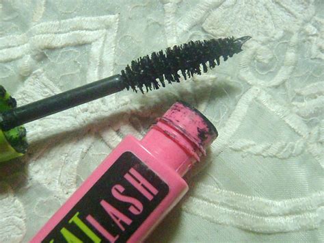 bebeyhana: Review: Maybelline Great Lash Big Mascara