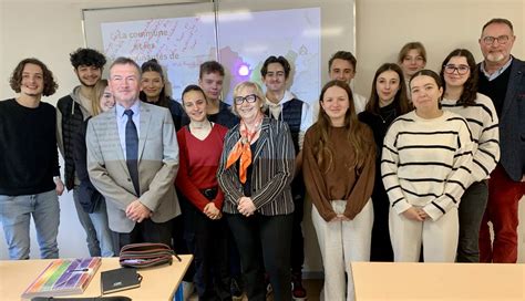 Belley Les élèves du lycée Lamartine à la rencontre danciens élus