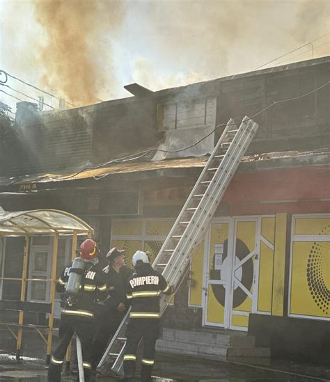 Incendiu La Un Ansamblu De Magazine Din Ploie Ti A Fost Emis Mesaj Ro